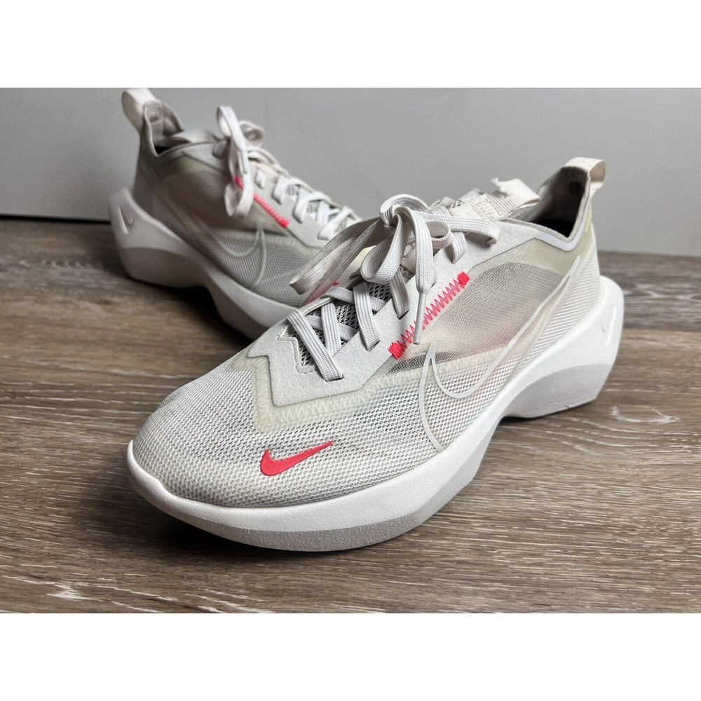 WOMENS NIKE VISTA LITE  White (C10905 100) SIZE US 9 Womens